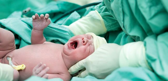 خطرات تهدید کنننده کودک بر اثر زایمان سزارین