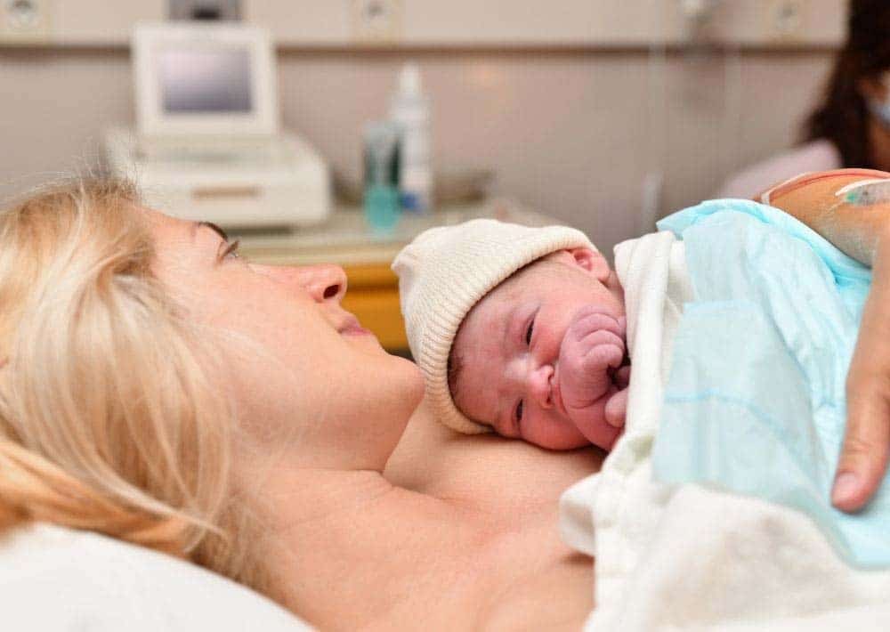 هزینه زایمان فیزیولوژیک با دفترچه بیمه چگونه حساب می شود